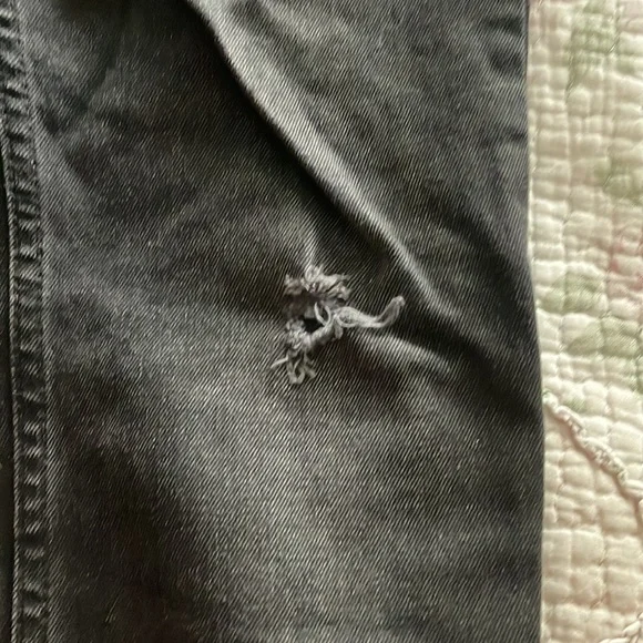 Distressed jeans - Picture 4 of 5